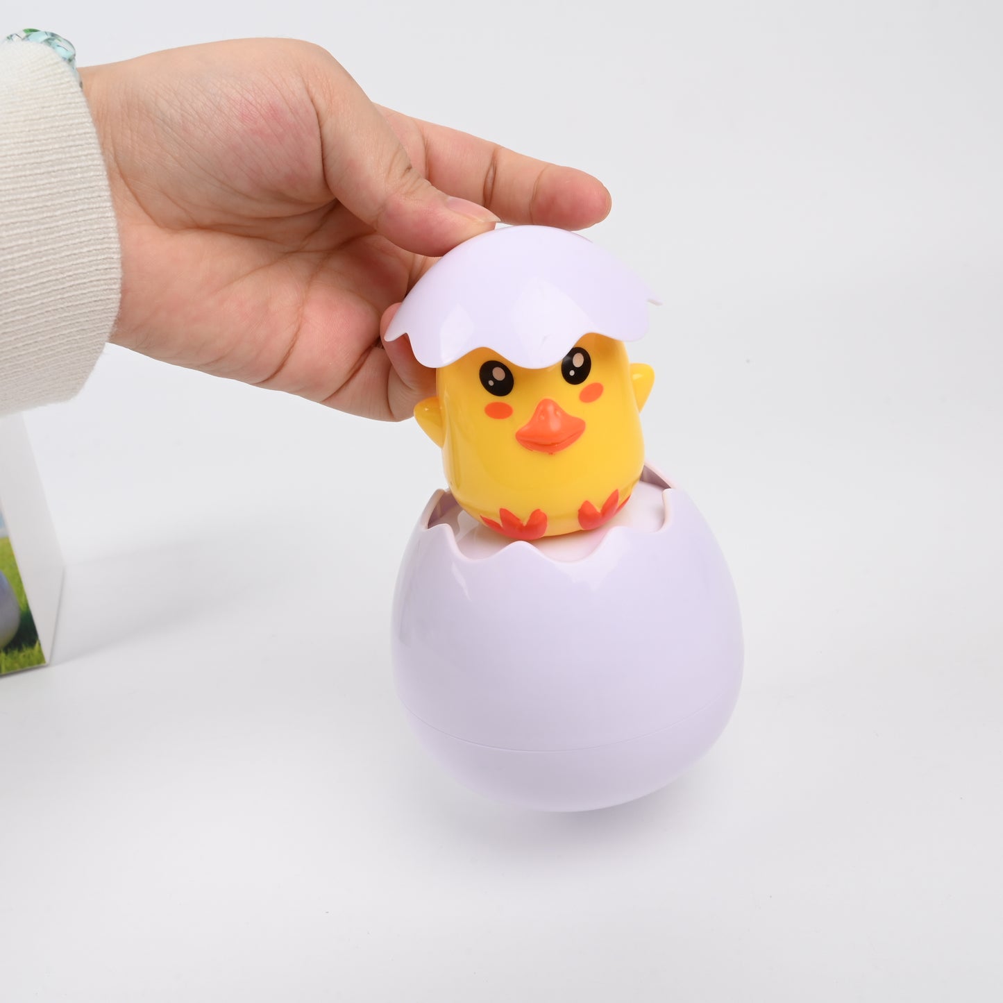 AASSOO Baby Bath Toy Duck, Egg-Shaped Yellow Duck Water Sprinkler Toy, Fun Bathtub Toy for Toddlers Kids, Perfect Bath Time Companion